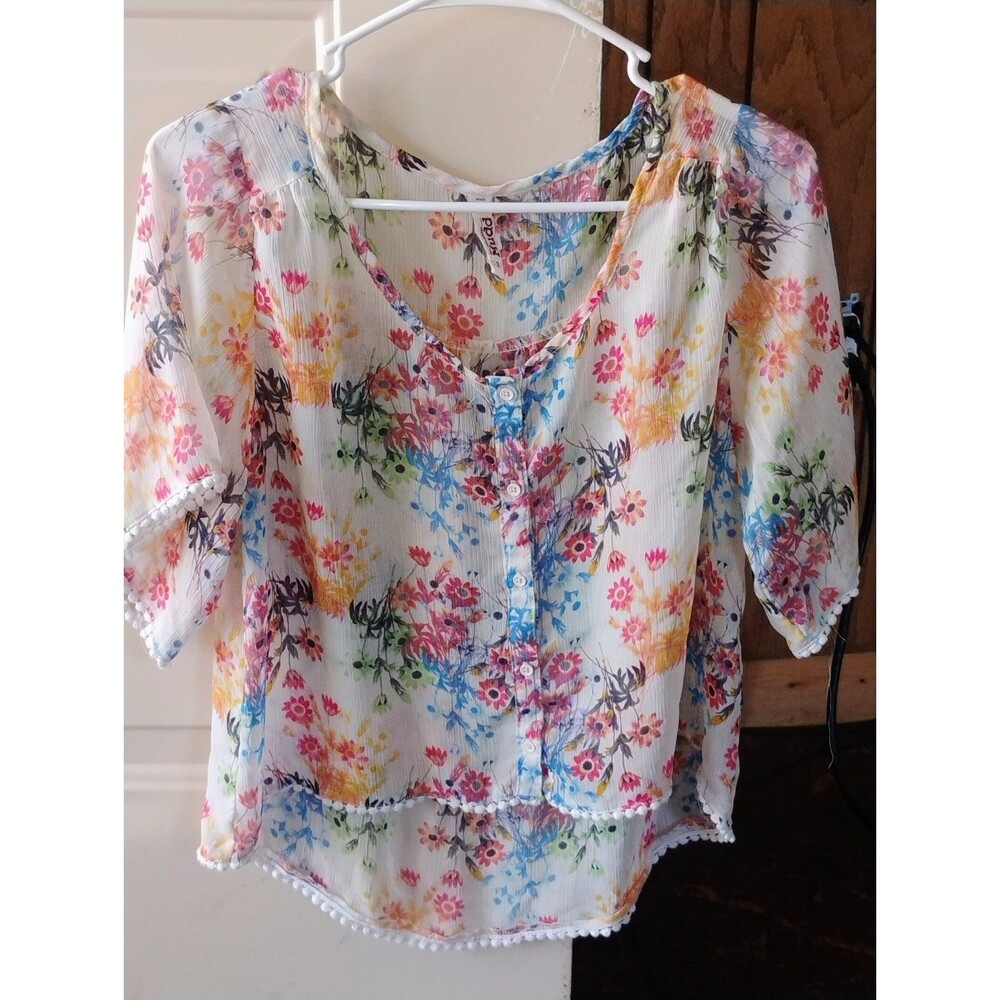 Women's floral top size small